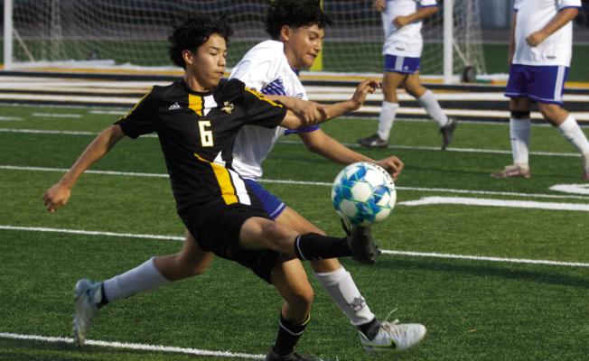 Sealy gearing up soccer. PHOTOS BY JIMMY GALVAN