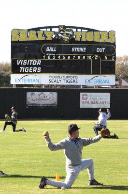 The Tiger baseball team hit the field alongside other UIL teams for their first official practice of the season last Friday at Aubrey “Mutt” Stuessel Stadium in Sealy. COLE McNANNA