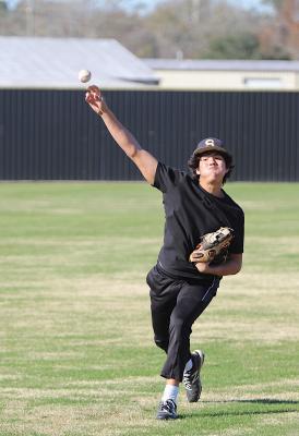Sealy senior Jose Bludau releases a toss during the Tigers’ first official practice at Aubrey “Mutt” Stuessel Stadium in Sealy last Friday, Jan. 21. COLE McNANNA