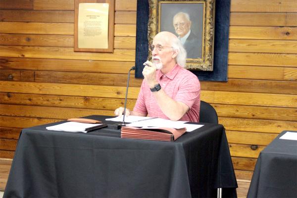 David Hawes from Hawes and Hill and Associates LLP conducted a TIRZ workshop at the W. E. Hill Community Center last Wednesday, Sept. 1. HANS LAMMEMAN