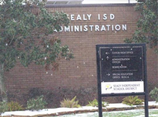 The Sealy ISD Administration Building was not saved from the snow that fell around Austin County last week as part of Winter Storm Uri. (Cole McNanna/Sealy News)
