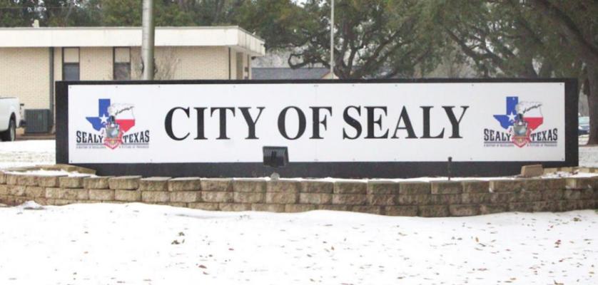Sealy’s City Hall received a blanket of snow from Winter Storm Uri Feb. 17. (Cole McNanna/Sealy News)
