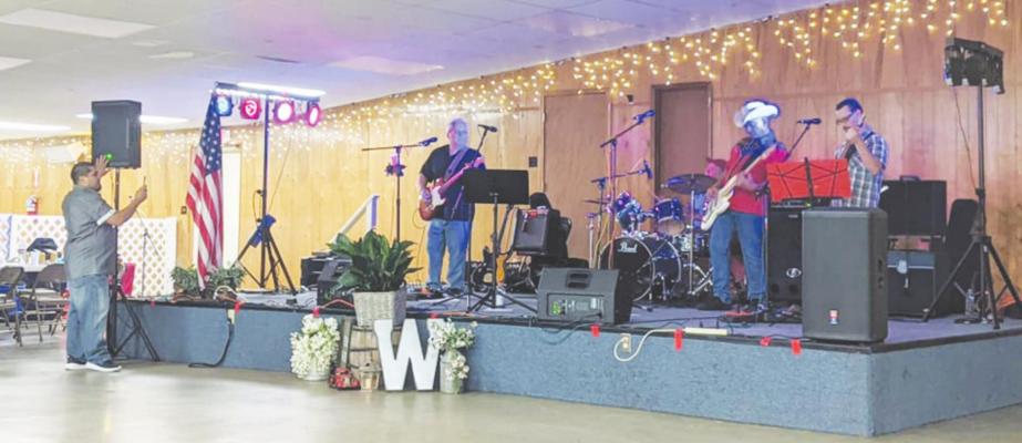 Wallis Chamber hosts banquet