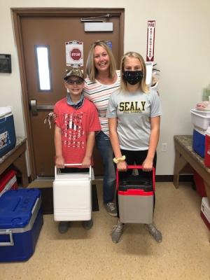 Manda Quinton and her family volunteered with HOA Incorporated Meals on Wheels to help deliver Thanksgiving meals last week. COURTESY PHOTOS