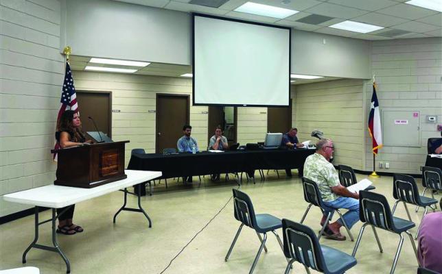 The Sealy City Council was presented with a potential grant awards contract for lowincome residents and businesses that would be able to apply for funds through the street rehabilitation project. PHOTO BY ABENEZER YONAS