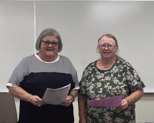 (left to right) – Doris Glenewinkel, Jessie Kokemor present program on exploring the beauty found in nature.