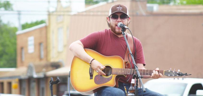 Chris Ryan headlined the musical entertainment for the annual Mudbugs on Main event in Downtown Sealy Saturday, May 22. PHOTOS BY COLE McNANNA