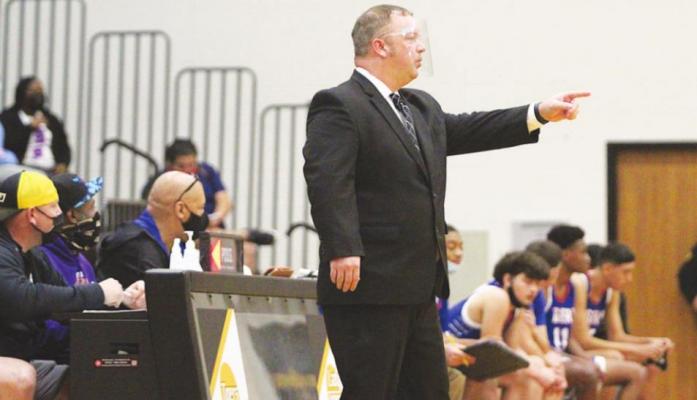 Sealy boys’ basketball opened season Tuesday