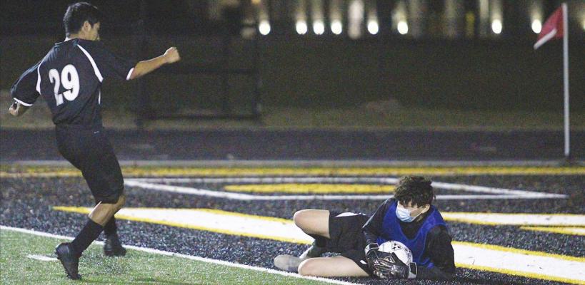 The Tiger offense gave the Weimar goalkeeper plenty of work in the first two games of the regular season where Sealy won 6-0 and 4-2 in a home and home series last week. Cole McNanna