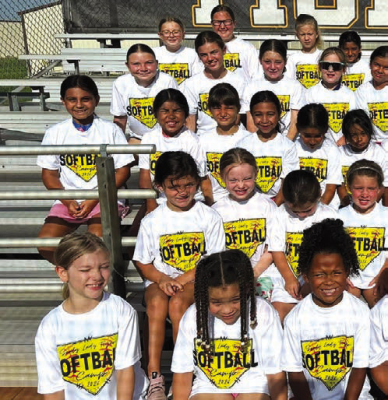 Sealy hosts a softball camp
