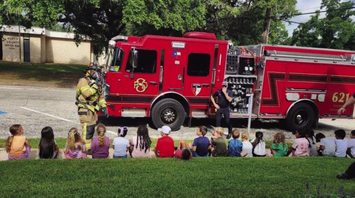 Austin County firefighters share fire safety for VBS