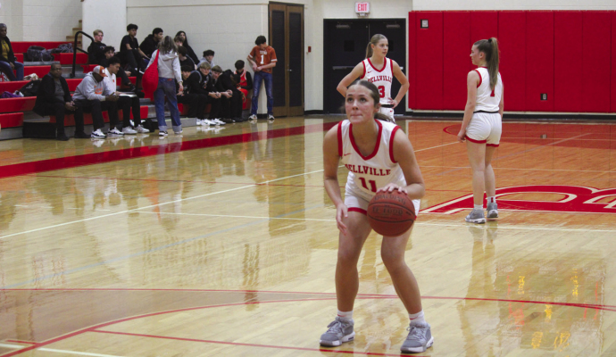 Above: Taylor Scheerer shoots and makes a free throw. PHOTOS BY SEALY NEWS | EVAN HALE