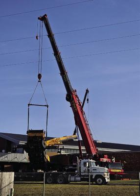 Crane topples over on Sealy Elementary; no injuries reported