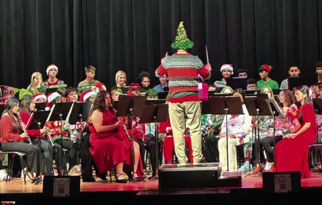 Bellville Band ushers in holiday season
