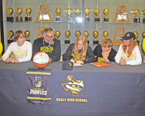 Harrington to play basketball