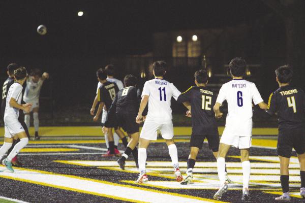 Sealy scores a ticket to the playoffs