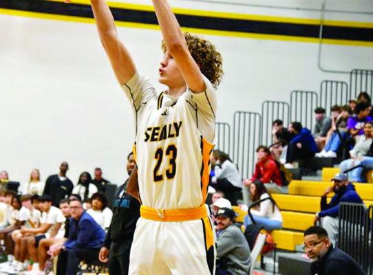 Hale Demaree shooting and making a three-pointer. COURTESY PHOTO