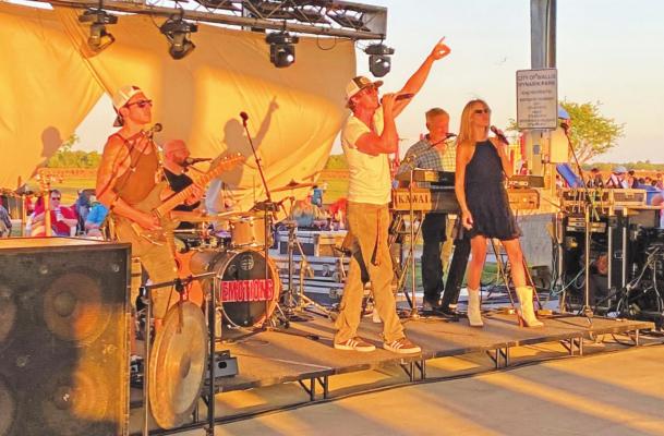 Wallis’ July 4 celebration