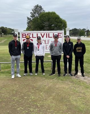 Sealy golf teams progressing