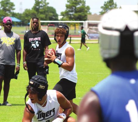 7 on 7 heats up for Sealy Tigers