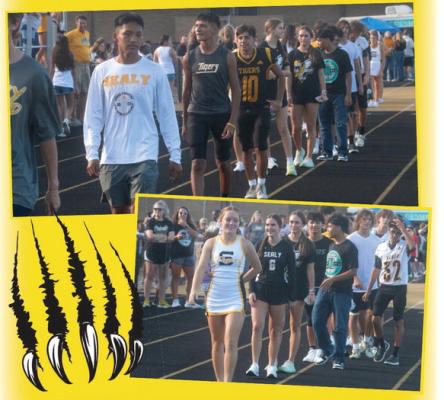 During the pre-scrimmage ceremonies before the Sealy-Taylor varsity football scrimmage last Friday, the Meet the Tigers was held at TJ Mills Stadium. At this _me, all the par_cipants in the school’s fall sports and ac_vi_es are introduced. PHOTOS BY JIMMY GALVAN