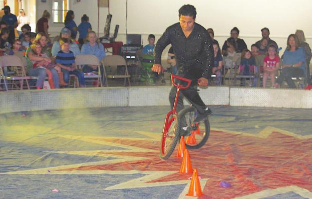 Carson and Barnes’ ‘Circus Funtastic’