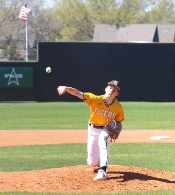 Sealy senior Blake Zaskoda fires a pitch during the Tigers’ non-district finale against La Grange last Thursday afternoon at Aubrey “Mutt”Stuessel Stadium. COLE McNANNA