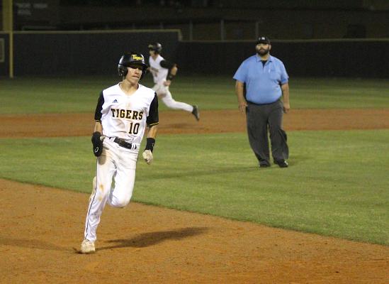 Sealy sophomore Dillon Dornak looks to round third during a district contest against Navasota last Friday night at Aubrey “Mutt” Stuessel Stadium. (Cole McNanna/Sealy News)