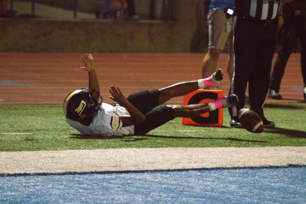 Even though he wanted a touchdown, Sealy’s Elijah Sanders was not awarded the score by the refs during last Friday’s contest.