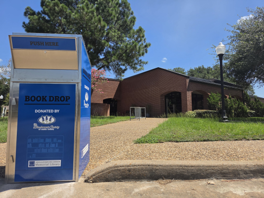 The Virgil and Josephine Gordon Memorial Library's new book drop, funded by a grant from the Bluebonnet Society of Austin County, sits outside the building in Sealy. Sealy News | Brenden Kipfer