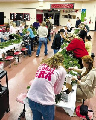 Brazos BUDS host Christmas Wreath Class