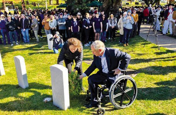 Governor Abbott, First Lady Abbott honor veterans at Wreaths Across America ceremony