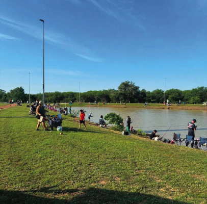 Beautiful weather greeted the annual Sealy Police Department KidFish event held at the Mark A. Chapman BP&W Park. This annual event is designed for family fun and allows children to engage with local police officers. “It also helps law-enforcement build a relationship with the community and the kids that we serve,” said Sealy Police Investigator Keith Drlik. “It also gets the kids active in the community and gets them outside away from all the computers and the video screens.” Hourly prizes were awarded for