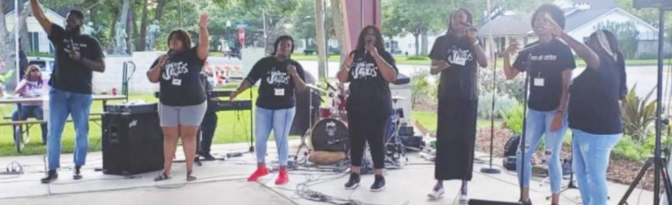New Prairie View Baptist Church kicked off a Tour For Jesus with a Praise at the Park event at Abe and Irene Levine Park in Sealy Sunday, June 27. COURTESY PHOTOS
