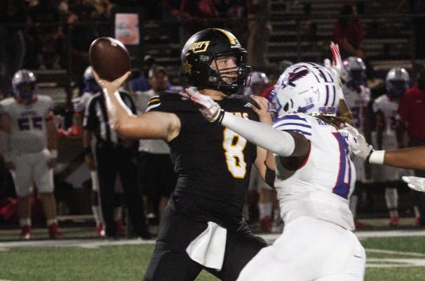 Sealy senior Reid Miller is expected to make the start this Friday against Bellville. Miller is subbing in for the injured Kane Killough. PHOTO BY JIMMY GALVAN