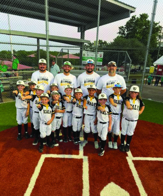 Sealy’s 7u All-Star baseball team shows off their district championship rings. COURTESY PHOTO
