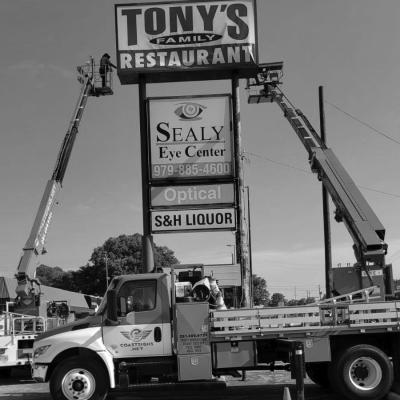 Big changes coming to a Sealy icon. The familiar Tony’s Family Restaurant sign is coming down and being replaced with a bright, LED sign that will eventually feature community messaging and emergency alerts. The longtime Sealy Chamber member has even bigger plans for the restaurant with an updated parking lot, new restrooms, a kitchen addition and a remodeled interior.