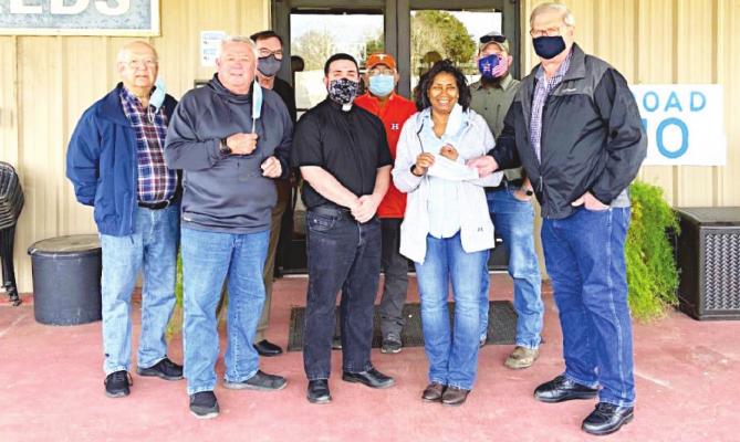 Sealy Pregnancy Center receives check