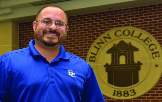 Blinn College student and Navy veteran sets example for daughter on his way to a college degree