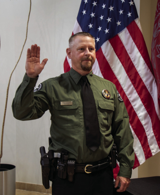 Texas A&M Forest Service enhanced its law enforcement capabilities as Chad Mathes of Garrison, was sworn in as the agency’s newest Law Enforcement Investigator during a ceremony held at the state agency headquarters in College Station this week.