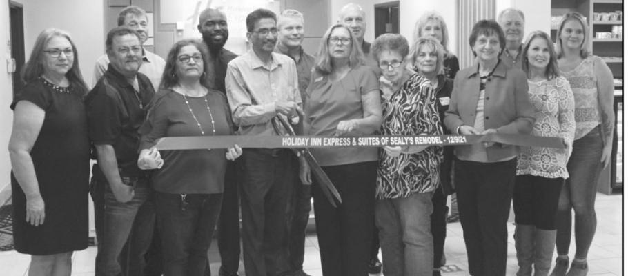 The Holiday Inn Express and Suites of Sealy hosted its ribbon-cutting ceremony celebrating the recent remodeling completed. PHOTOS BY HANS LAMMEMAN